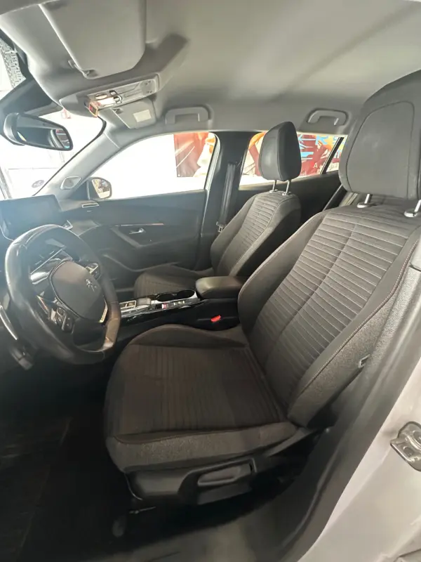 Peugeot 2008 1.2 PureTech Active Pack EAT8 15