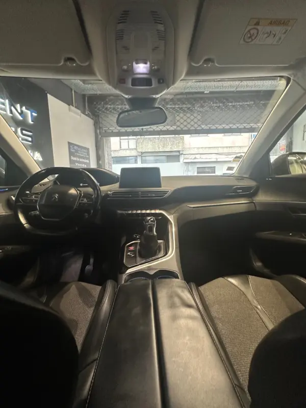 Peugeot 3008 1.2 PureTech Allure Pack 18