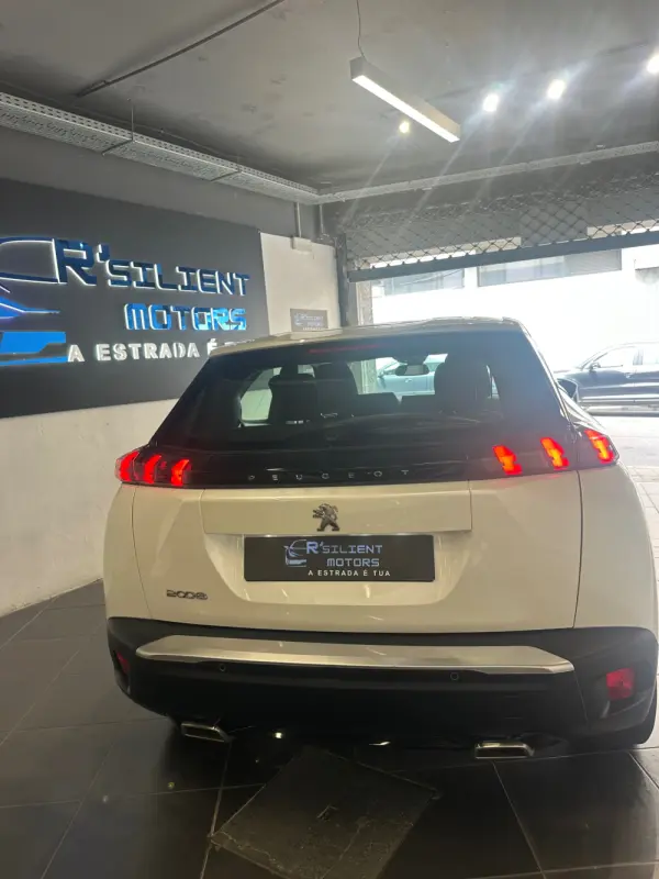 Peugeot 2008 1.2 PureTech Active Pack EAT8 7