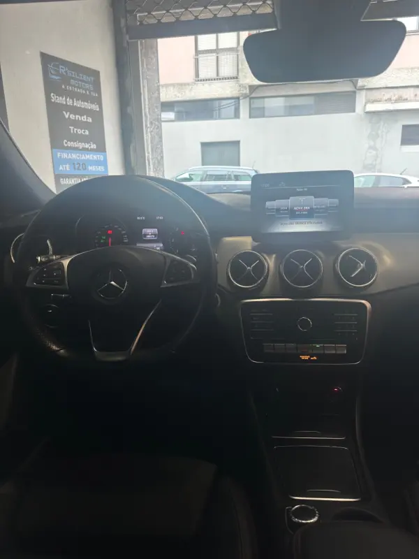 Mercedes-Benz CLA 180 d Shooting Brake AMG Line Aut. 21