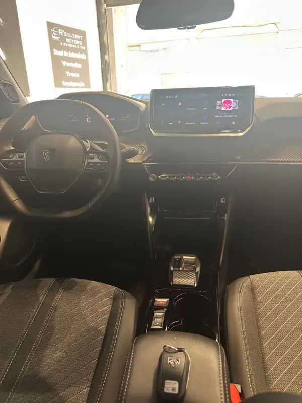 Peugeot e-2008 Allure 24