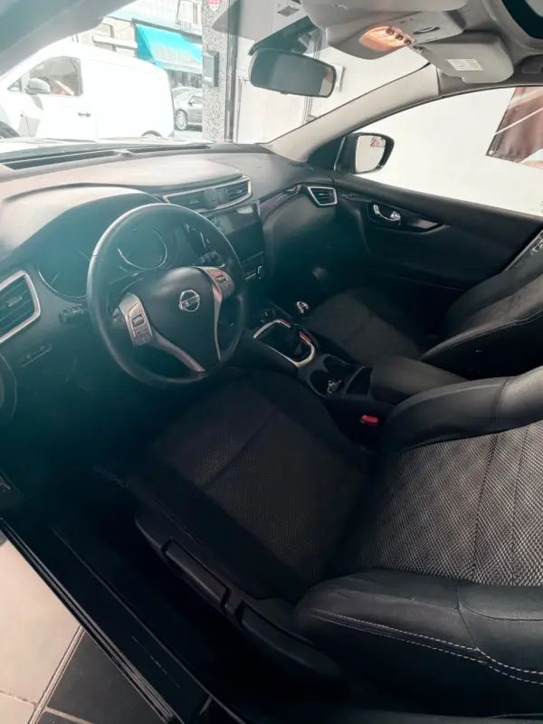 Nissan Qashqai 1.5 dCi N-Connecta Business 9