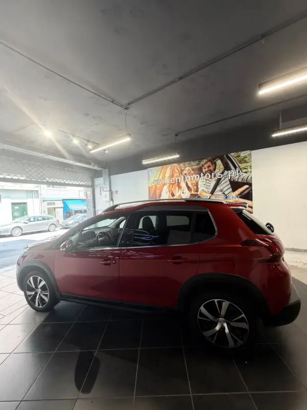 Peugeot 2008 1.2 PureTech Style 4