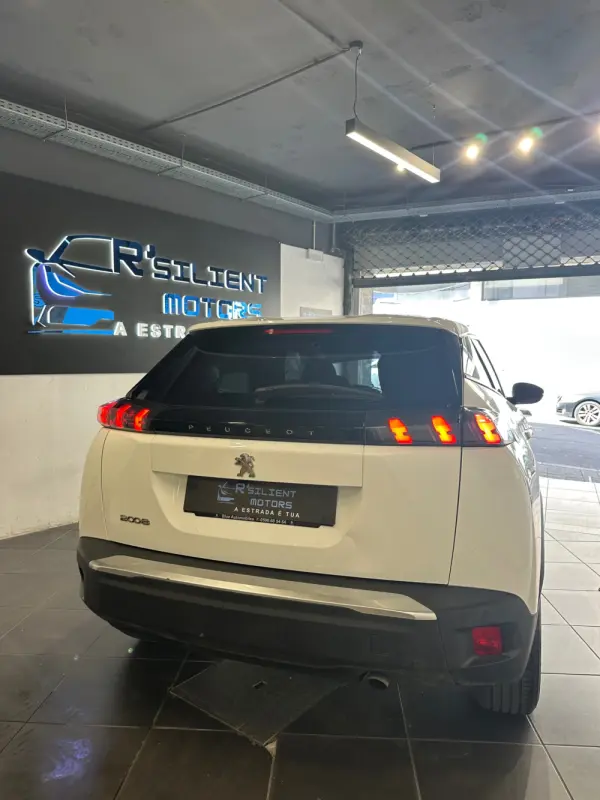 Peugeot 2008 7