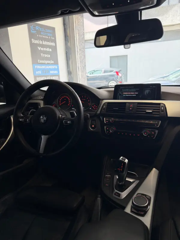 BMW 330 e iPerformance M Sport 16