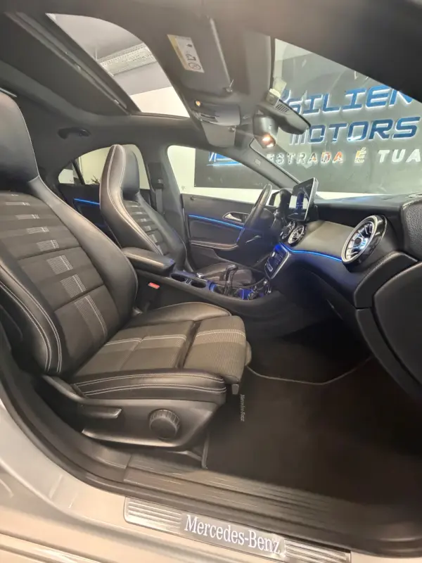 Mercedes-Benz CLA 180 Outro 18
