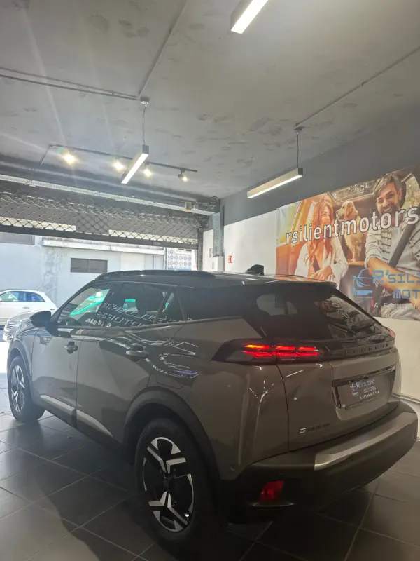 Peugeot e-2008 Allure 9