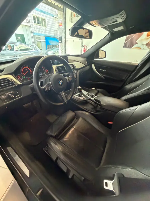 BMW 330 e iPerformance M Sport 26