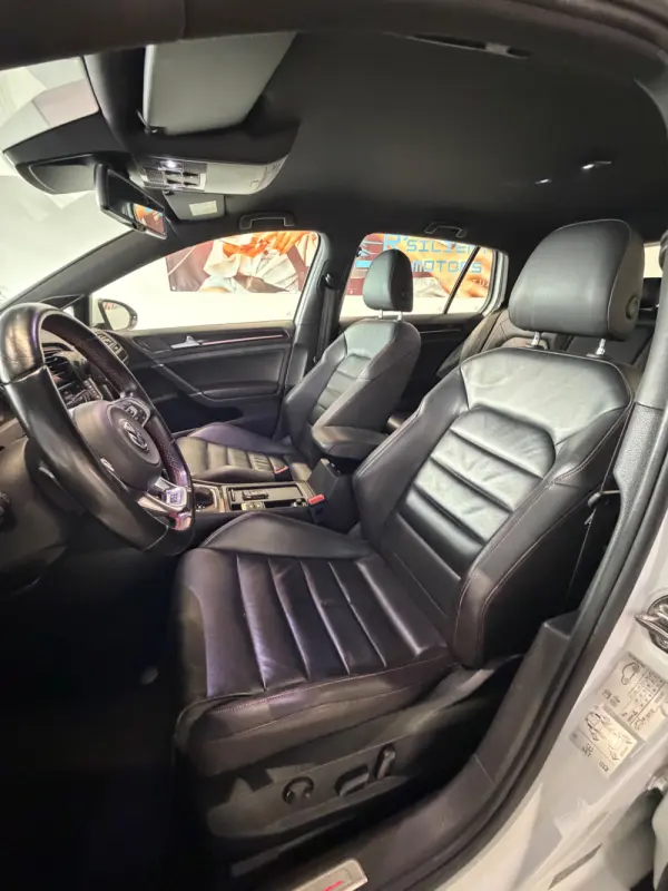 Volkswagen Golf Outro 28