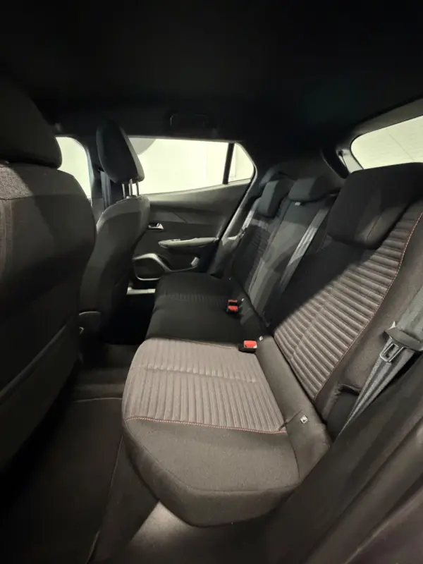 Peugeot 2008 1.2 PureTech Active Pack 6