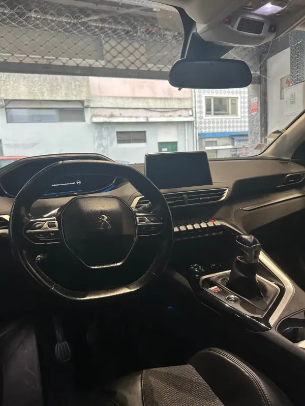 Peugeot 3008 1.2 PureTech Allure Pack 21