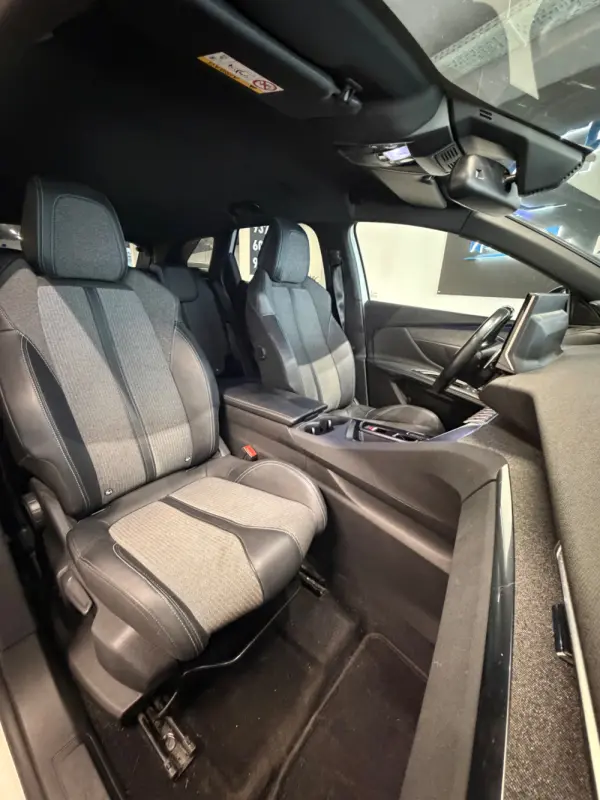 Peugeot 3008 1.5 BlueHDi Allure Pack EAT8 22