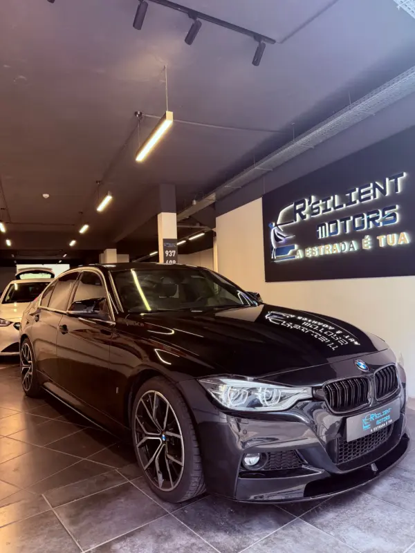 BMW 330 e iPerformance M Sport 5