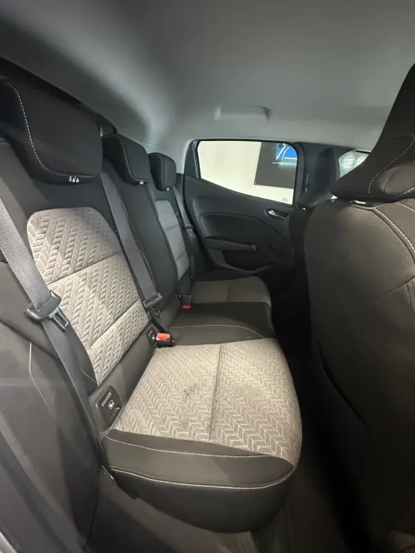 Renault Clio 1.0 TCe Limited Bi-Fuel 17