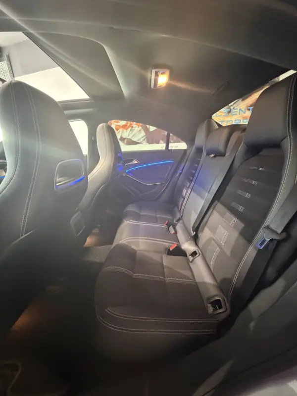 Mercedes-Benz CLA 180 Outro 6