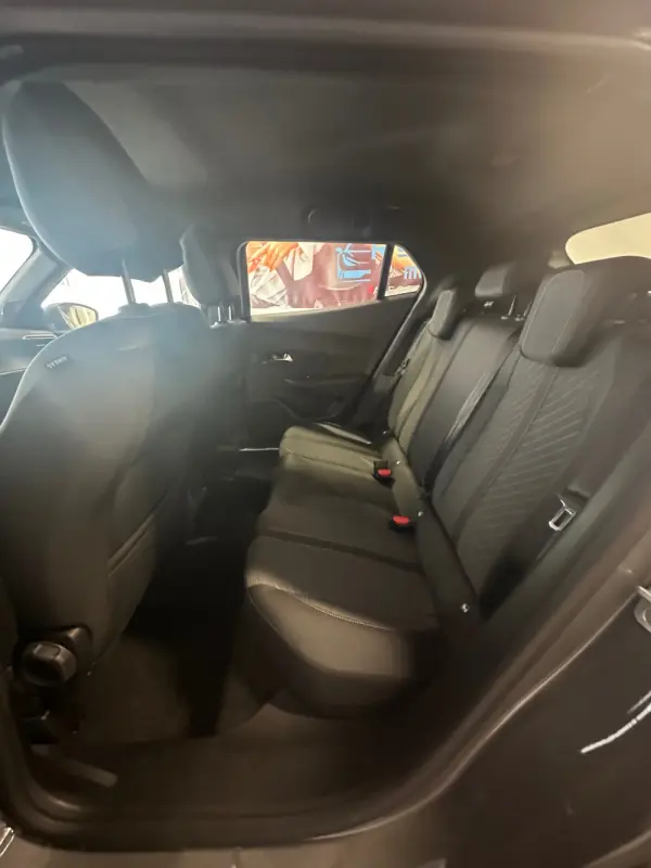 Peugeot e-2008 Allure 17