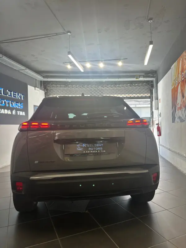 Peugeot e-2008 Allure 13