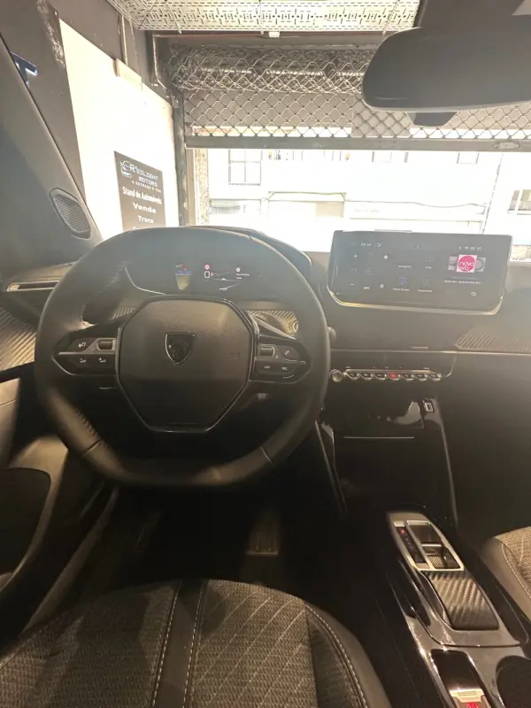 Peugeot e-2008 Allure 29