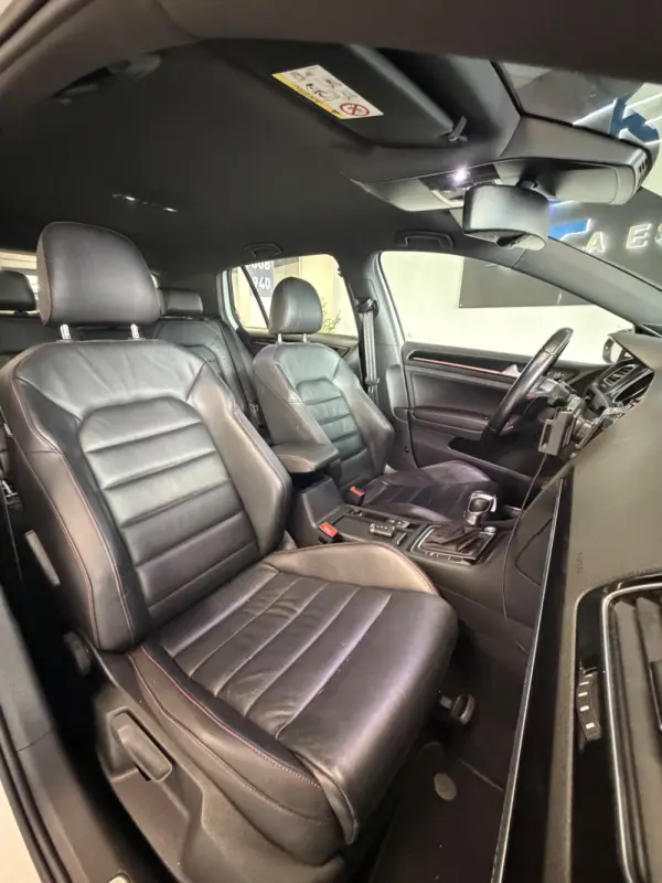 Volkswagen Golf Outro 24