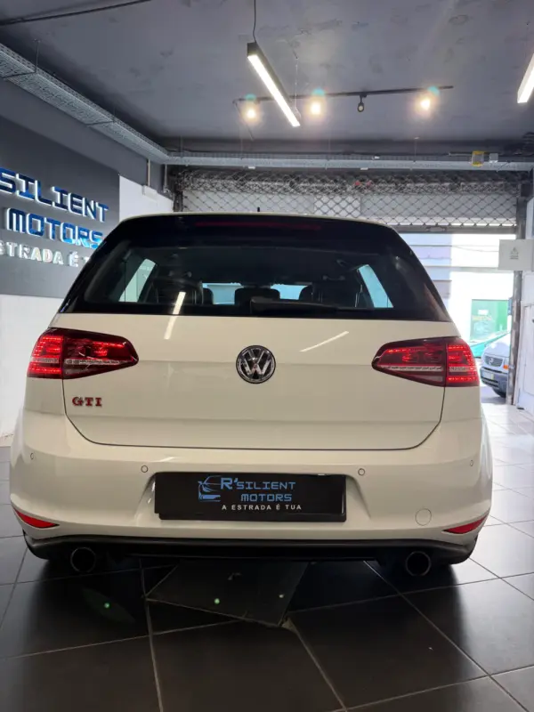 Volkswagen Golf Outro 7