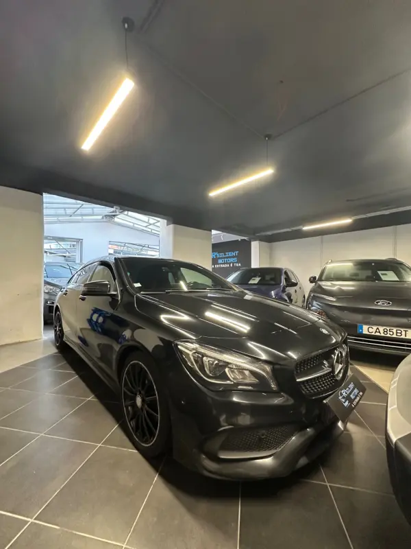 Mercedes-Benz CLA 180 d Shooting Brake AMG Line Aut. 2