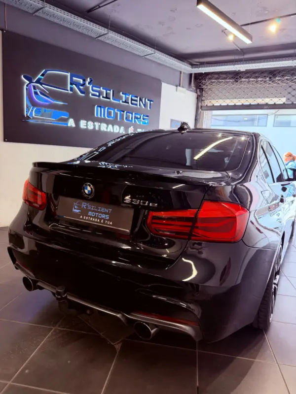 BMW 330 e iPerformance M Sport 9