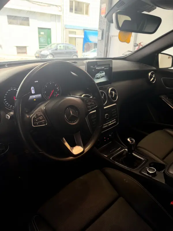 Mercedes-Benz A 160 Outro 10