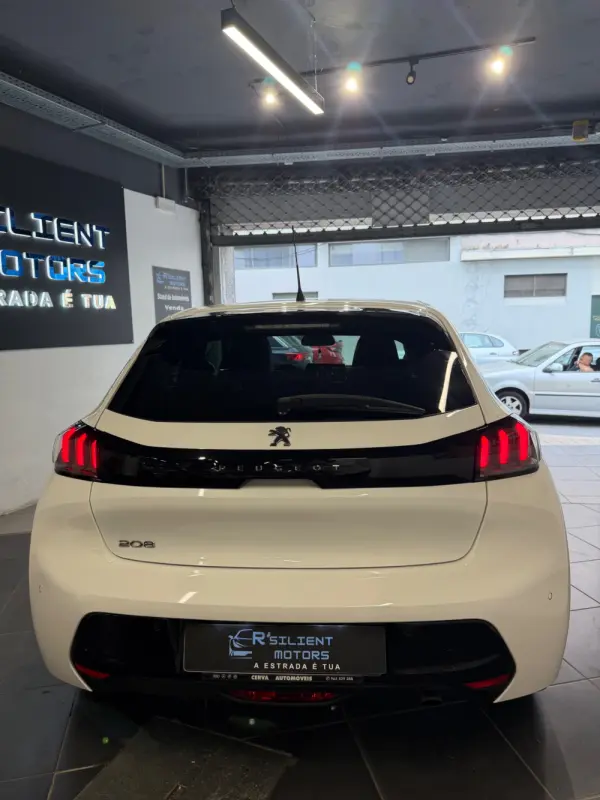 Peugeot 208 1.2 PureTech Allure Pack 6
