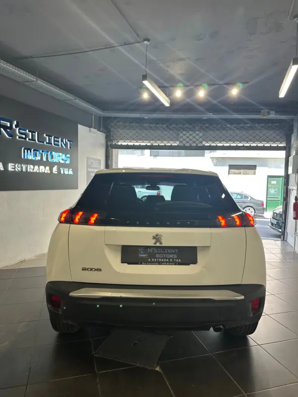 Peugeot 2008 6