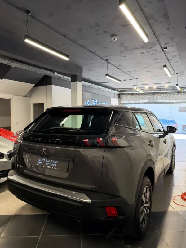 Peugeot 2008 1.2 PureTech Active Pack 8