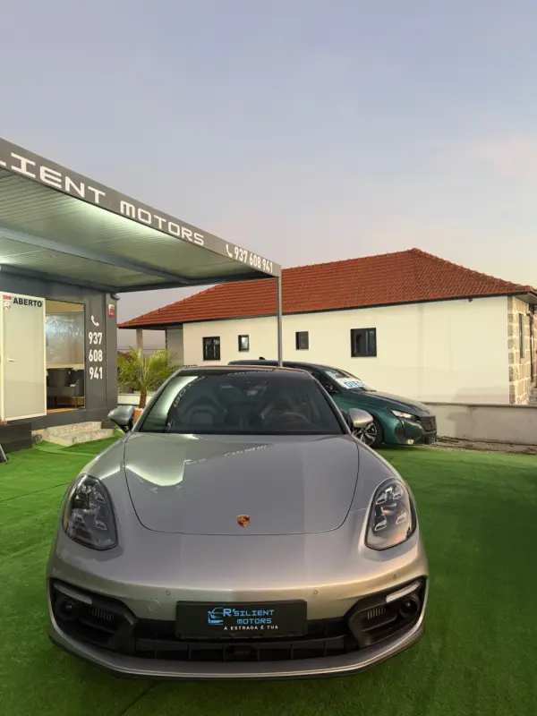 Porsche Panamera 4 E-Hybrid 3