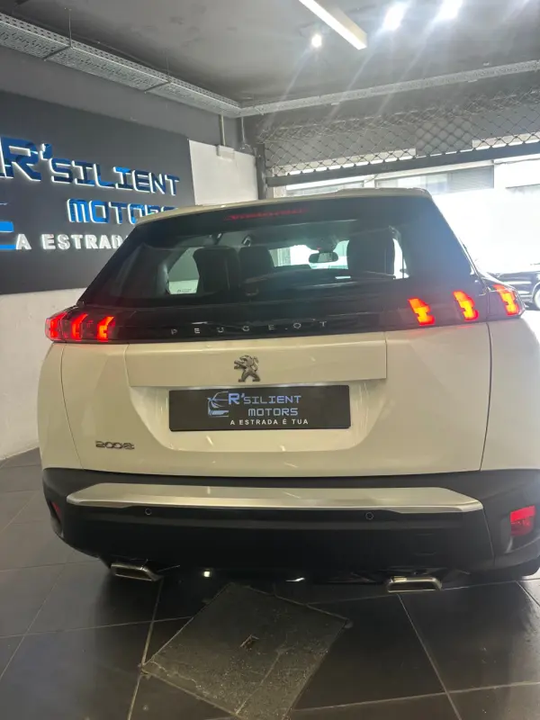 Peugeot 2008 1.2 PureTech Active Pack EAT8 8