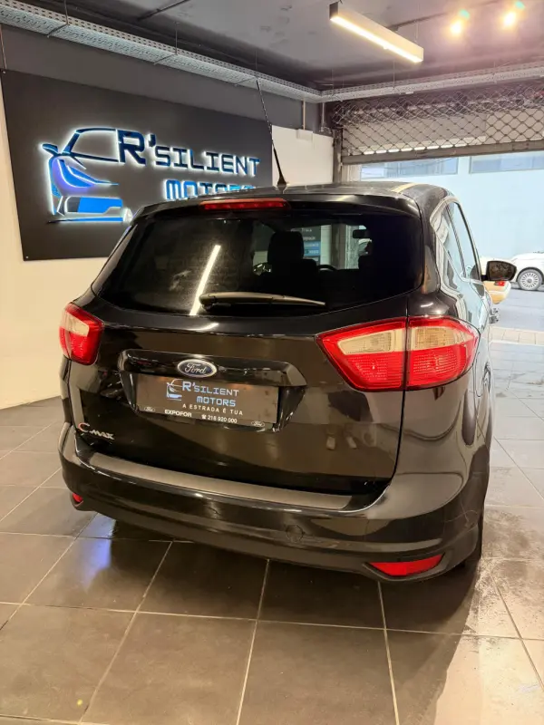 Ford C-Max Outro 4