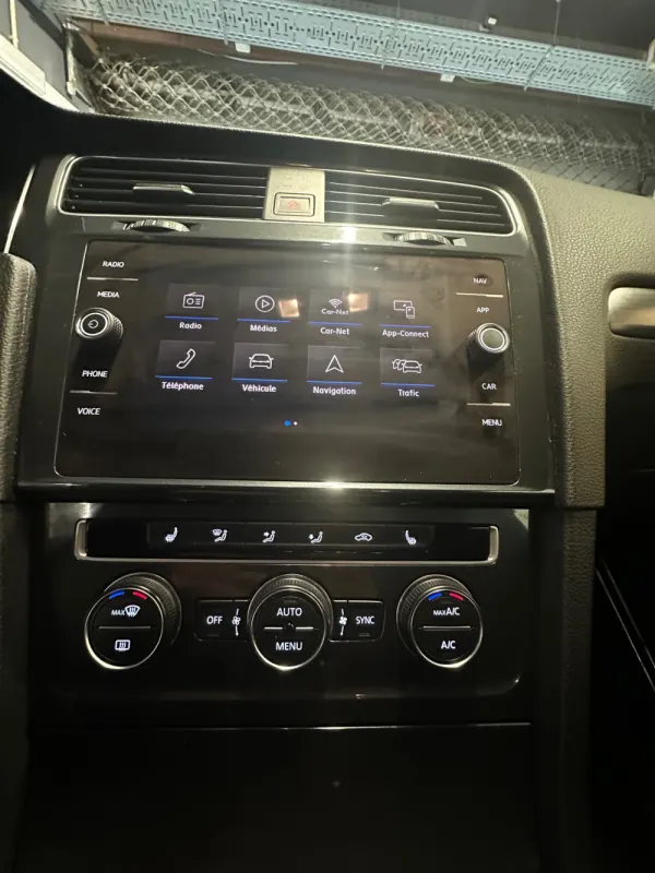 Volkswagen Golf 1.6 TDi BlueMotion Confortline 26