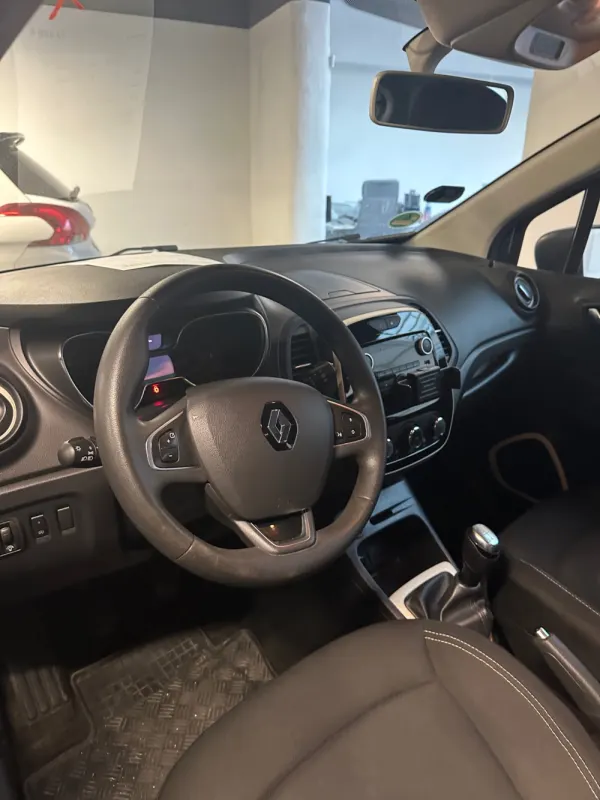 Renault Captur 1.0 TCe Zen 12