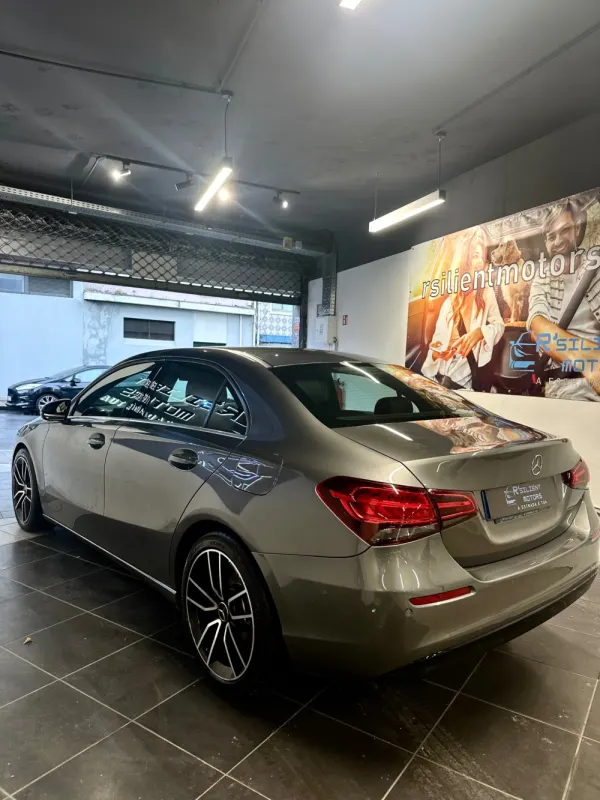 Mercedes-Benz A 180 Limousine d Progressive Aut. 10