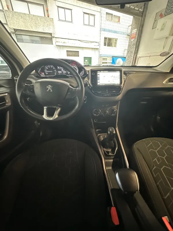 Peugeot 2008 1.2 PureTech Style 17