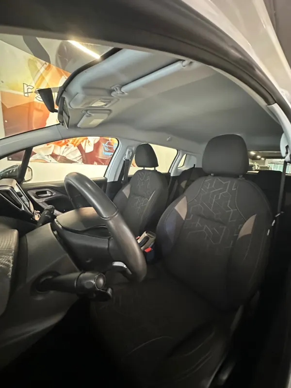 Peugeot 2008 1.2 PureTech Style 19