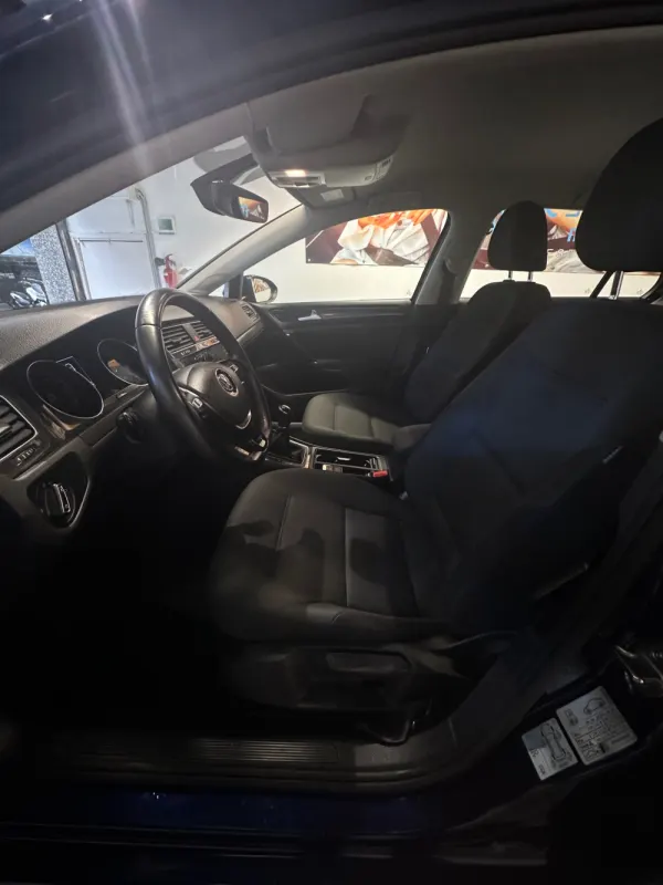 Volkswagen Golf 1.6 TDi BlueMotion Confortline 15