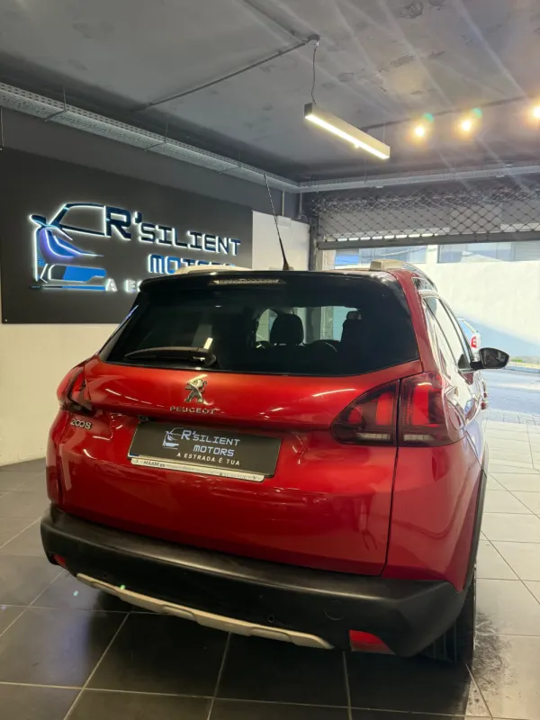 Peugeot 2008 1.2 PureTech Allure 12