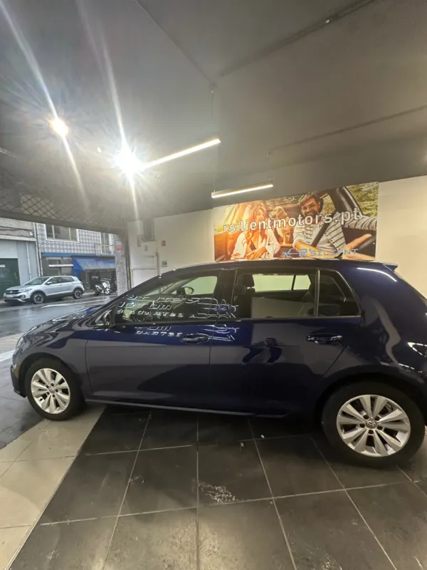 Volkswagen Golf 1.6 TDi BlueMotion Confortline 6