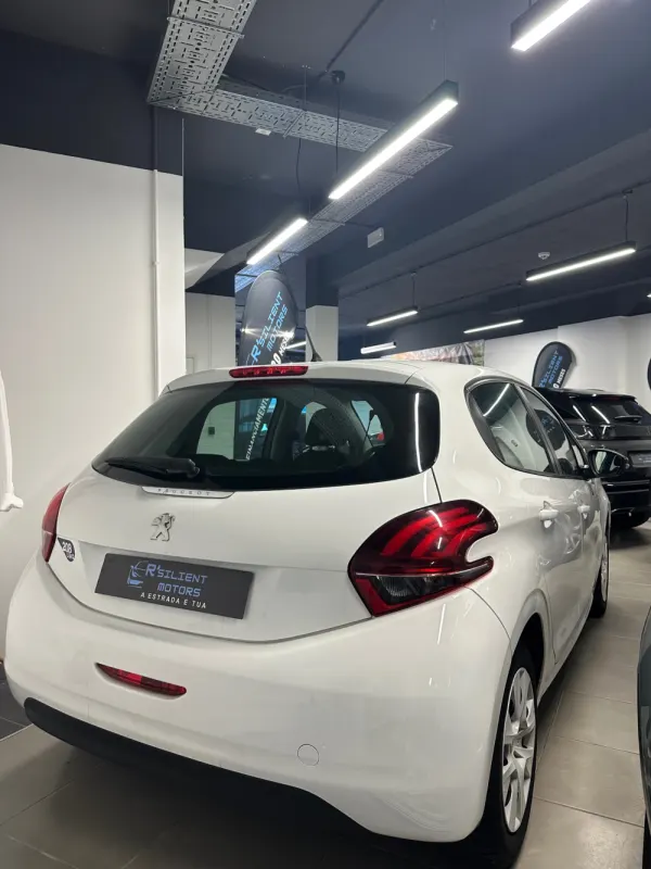 Peugeot 208 1.0 VTi Access 4