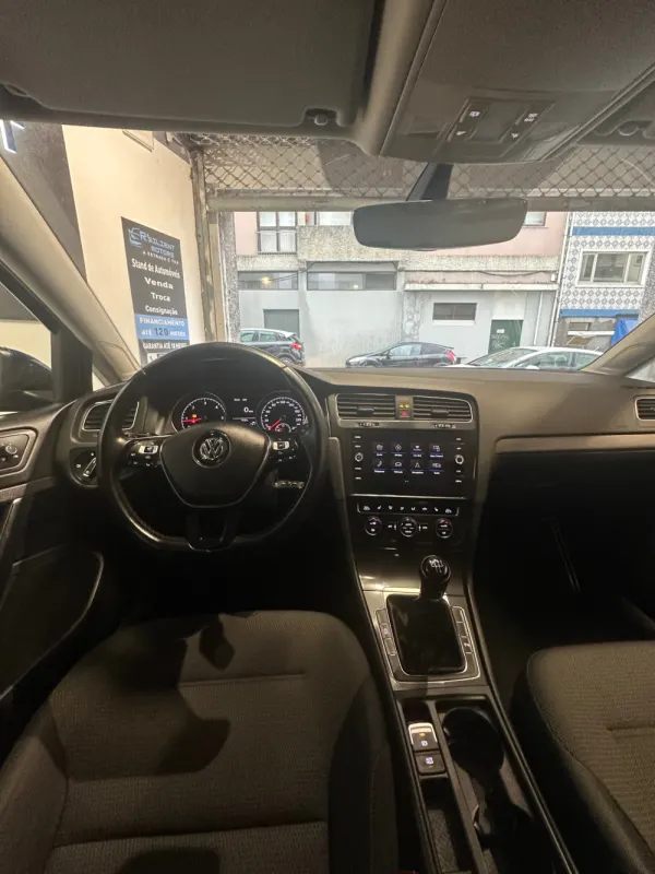 Volkswagen Golf 1.6 TDi BlueMotion Confortline 21