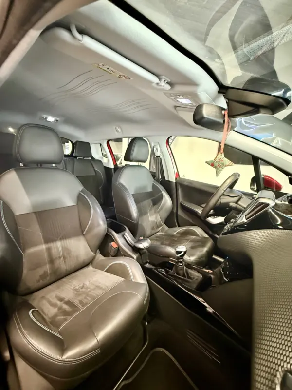 Peugeot 2008 1.2 PureTech Allure 26