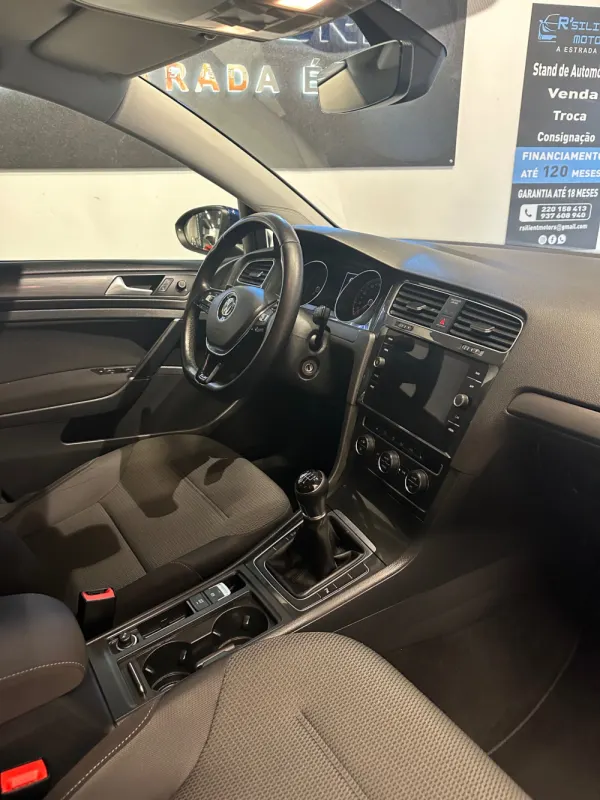 Volkswagen Golf 1.6 TDi BlueMotion Confortline 18