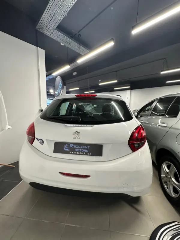 Peugeot 208 1.0 VTi Access 5