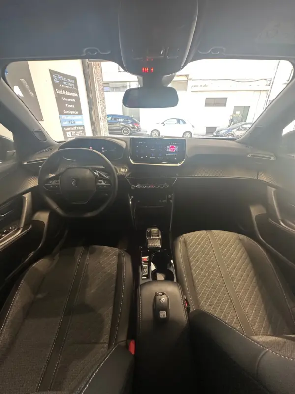 Peugeot e-2008 Allure 22