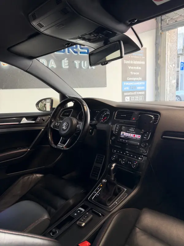 Volkswagen Golf Outro 20