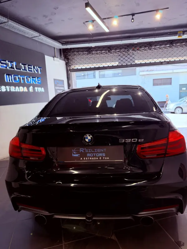 BMW 330 e iPerformance M Sport 10