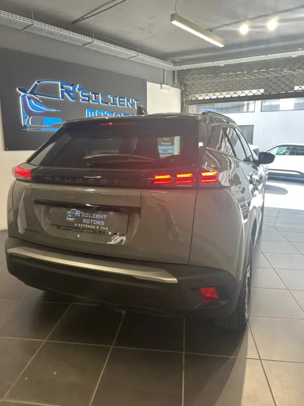 Peugeot e-2008 Allure 11